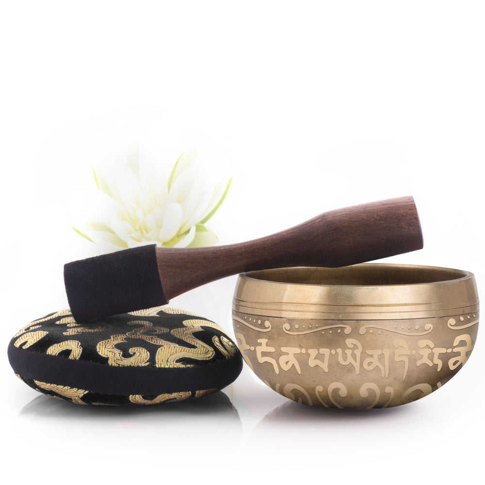 
                  
                    Golden Bowl with Black Pillow ~ Love Pattern ~ Tibetan Singing Bowl Set Singing Bowl Silent Mind - Silent Mind
                  
                